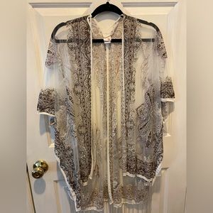 So women’s kimono white with some burgundy, one size